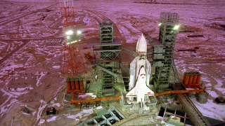 Illustration for article titled The Soviet space shuttle's final ride
